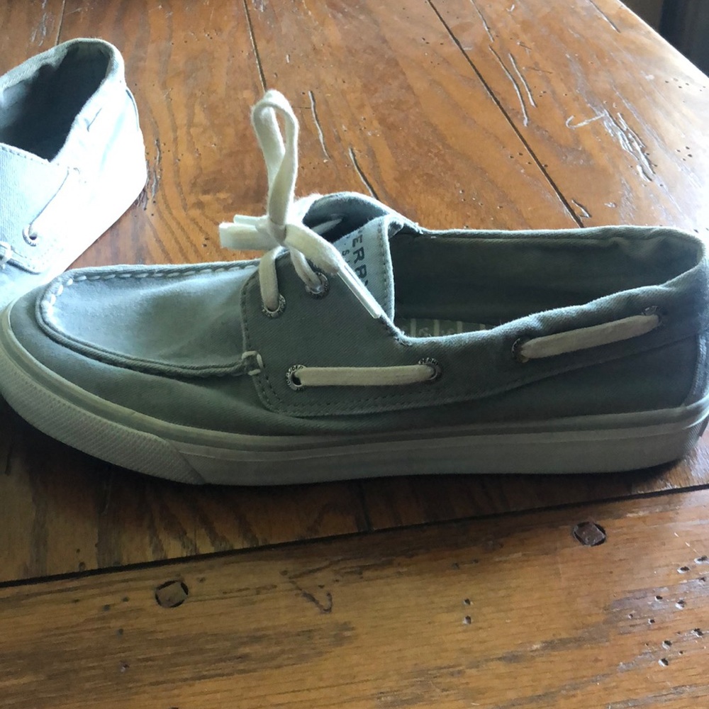 Woman’s Sperry Boating shoes